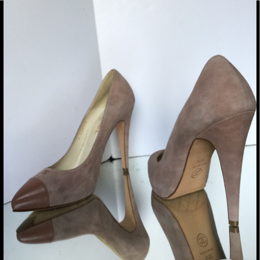 CHANEL Nude CC Logo Leather Cap Toe & Suede Pumps (Size 39.5) - Picture 8 of 8